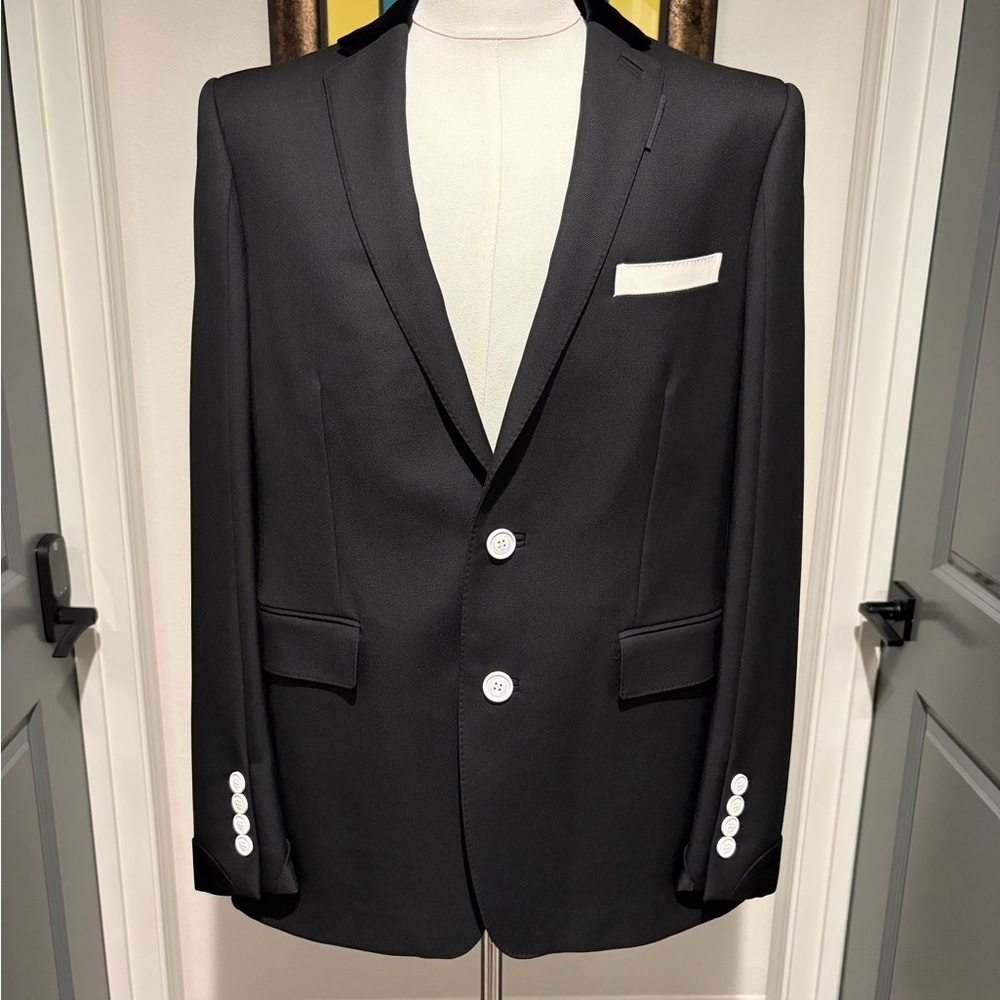 Burberry Men's Black Velvet Collar Tuxedo Cocktail Jacket White Detail 44